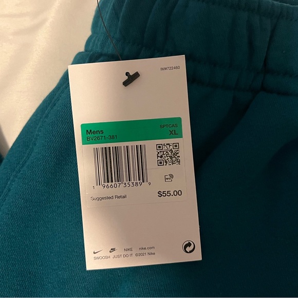 nike club joggers - Picture 4 of 4